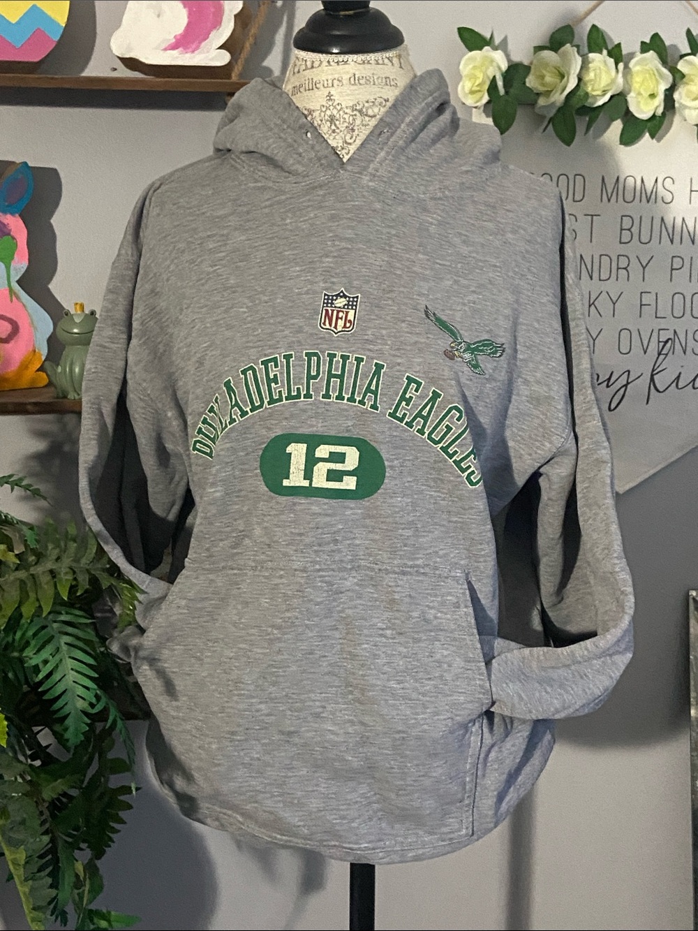 Reebok NFL Eagles MEDIUM Gray Hoodie with Green Philadelphia 12 Crest Unisex